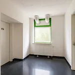 Kapselhotel Mit Lounge & Massagesesseln - Naehe Hauptbahnhof Halle-saale * ハレ