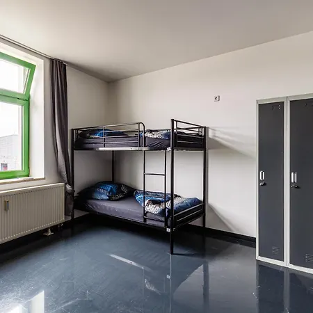 Капсульный отель Kapselhotel Mit Lounge & Massagesesseln - Naehe Hauptbahnhof Halle-saale Галль