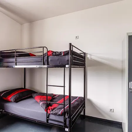 Kapselhotel Mit Lounge & Massagesesseln - Naehe Hauptbahnhof Halle-saale Капсульный отель Галль