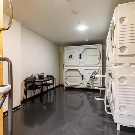 Kapselhotel Mit Lounge & Massagesesseln - Naehe Hauptbahnhof Halle-saale Capsule hotel
