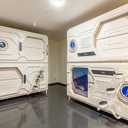 Kapselhotel Mit Lounge & Massagesesseln - Naehe Hauptbahnhof Halle-saale Capsule hotel Halle (Saale)