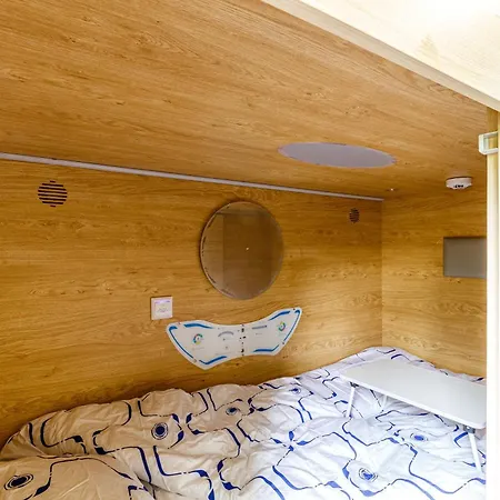 Kapselhotel Mit Lounge & Massagesesseln - Naehe Hauptbahnhof Halle-saale *