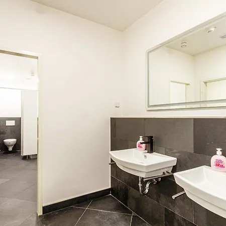 Kapselhotel Mit Lounge & Massagesesseln - Naehe Hauptbahnhof Halle-saale