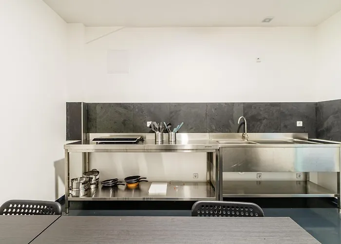 Hotel Cápsula Kapselhotel Mit Lounge & Massagesesseln - Naehe Hauptbahnhof Halle-saale