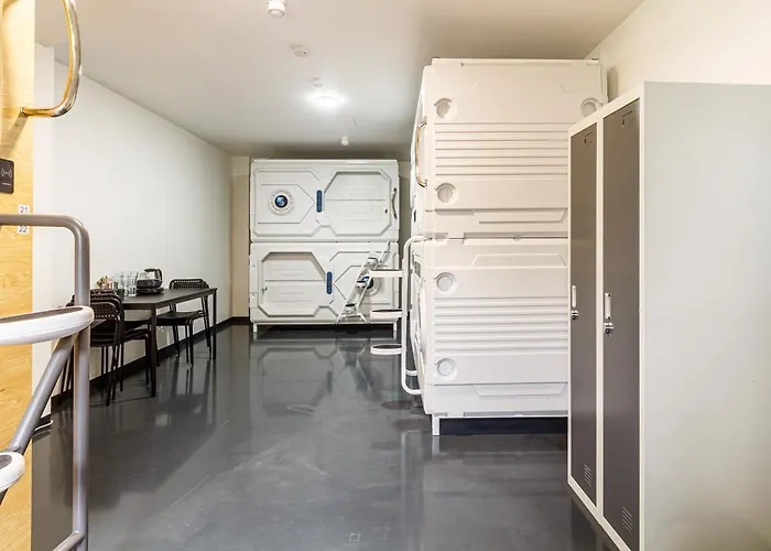 Kapselhotel Mit Lounge & Massagesesseln - Naehe Hauptbahnhof Halle-saale * Halle (Saale)