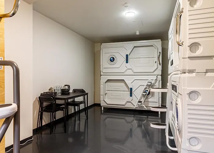 Kapselhotel Mit Lounge & Massagesesseln - Naehe Hauptbahnhof Halle-saale Hotel Cápsula