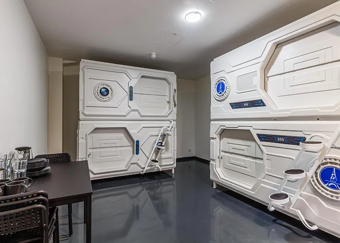 Kapselhotel Mit Lounge & Massagesesseln - Naehe Hauptbahnhof Halle-saale