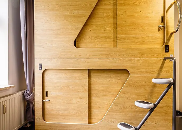 Kapselhotel Mit Lounge & Massagesesseln - Naehe Hauptbahnhof Halle-saale