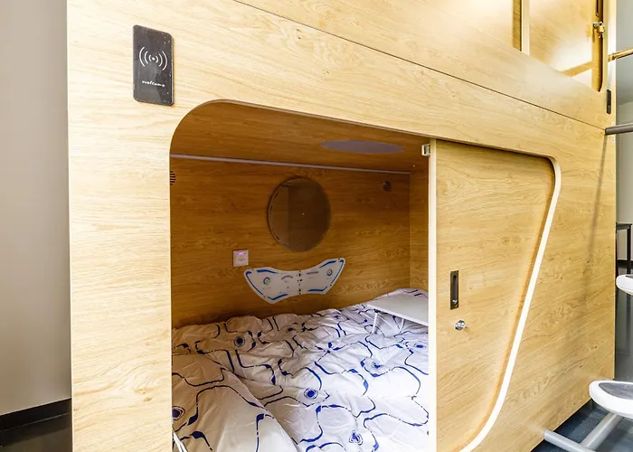 Kapselhotel Mit Lounge & Massagesesseln - Naehe Hauptbahnhof Halle-saale Hotel Cápsula *