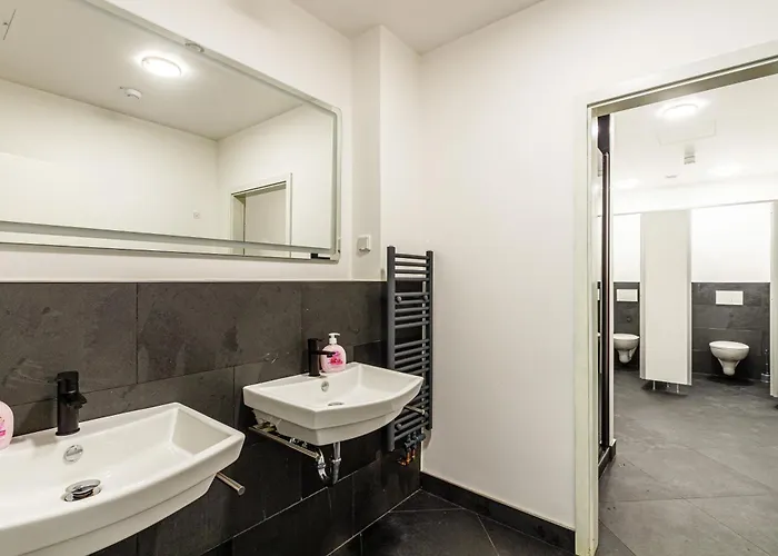 Hotel Cápsula Kapselhotel Mit Lounge & Massagesesseln - Naehe Hauptbahnhof Halle-saale