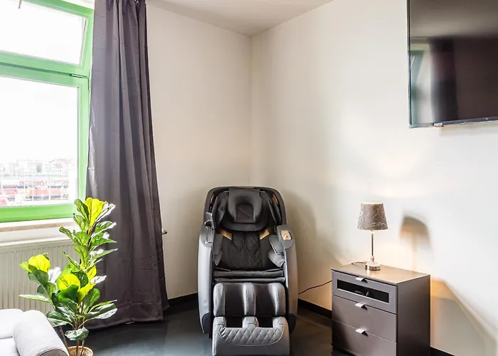 Kapselhotel Mit Lounge & Massagesesseln - Naehe Hauptbahnhof Halle-saale * Halle (Saale)