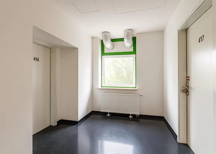 Kapselhotel Mit Lounge & Massagesesseln - Naehe Hauptbahnhof Halle-saale * Halle (Saale)