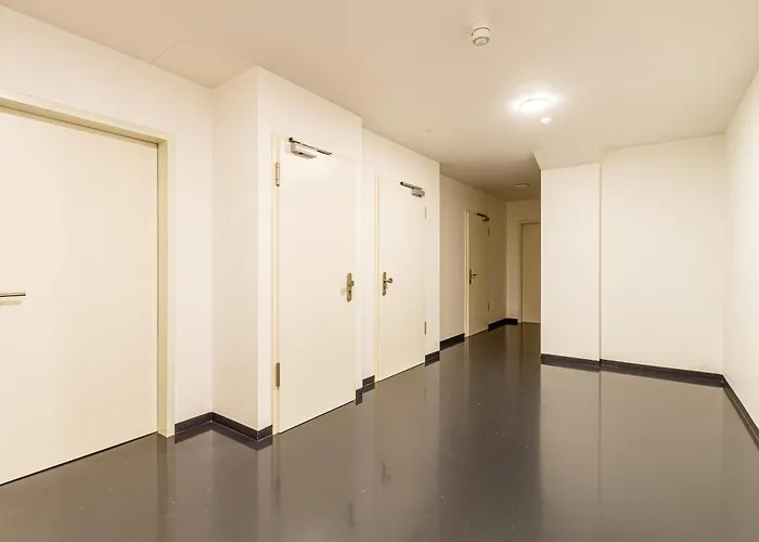 Kapselhotel Mit Lounge & Massagesesseln - Naehe Hauptbahnhof Halle-saale