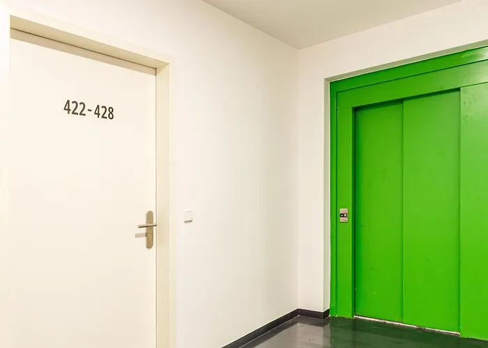 Kapselhotel Mit Lounge & Massagesesseln - Naehe Hauptbahnhof Halle-saale